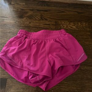 Lululemon low rise hotty hot shorts